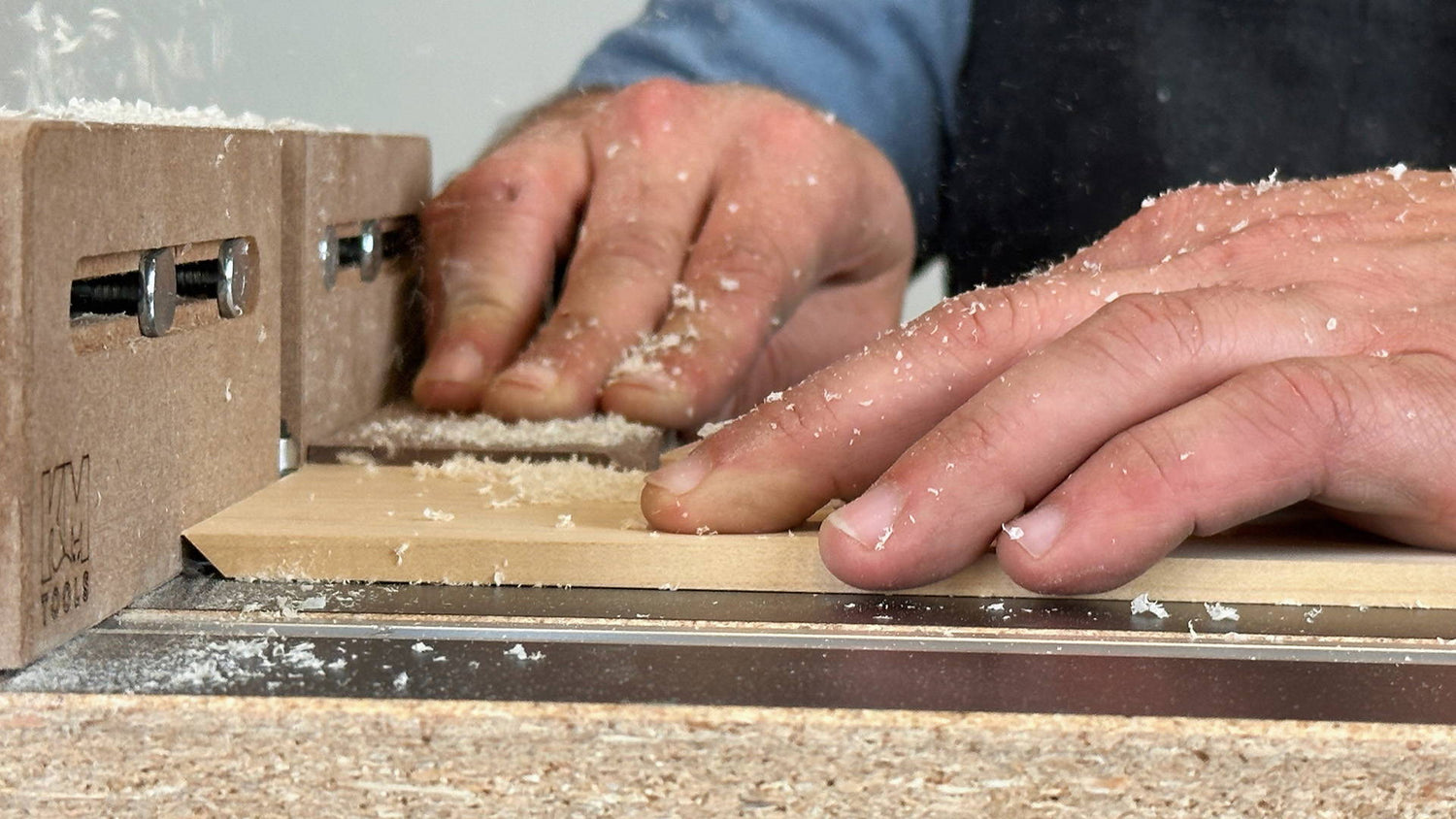 How to Cut Big Edge Profiles Safely (Quick Tip)