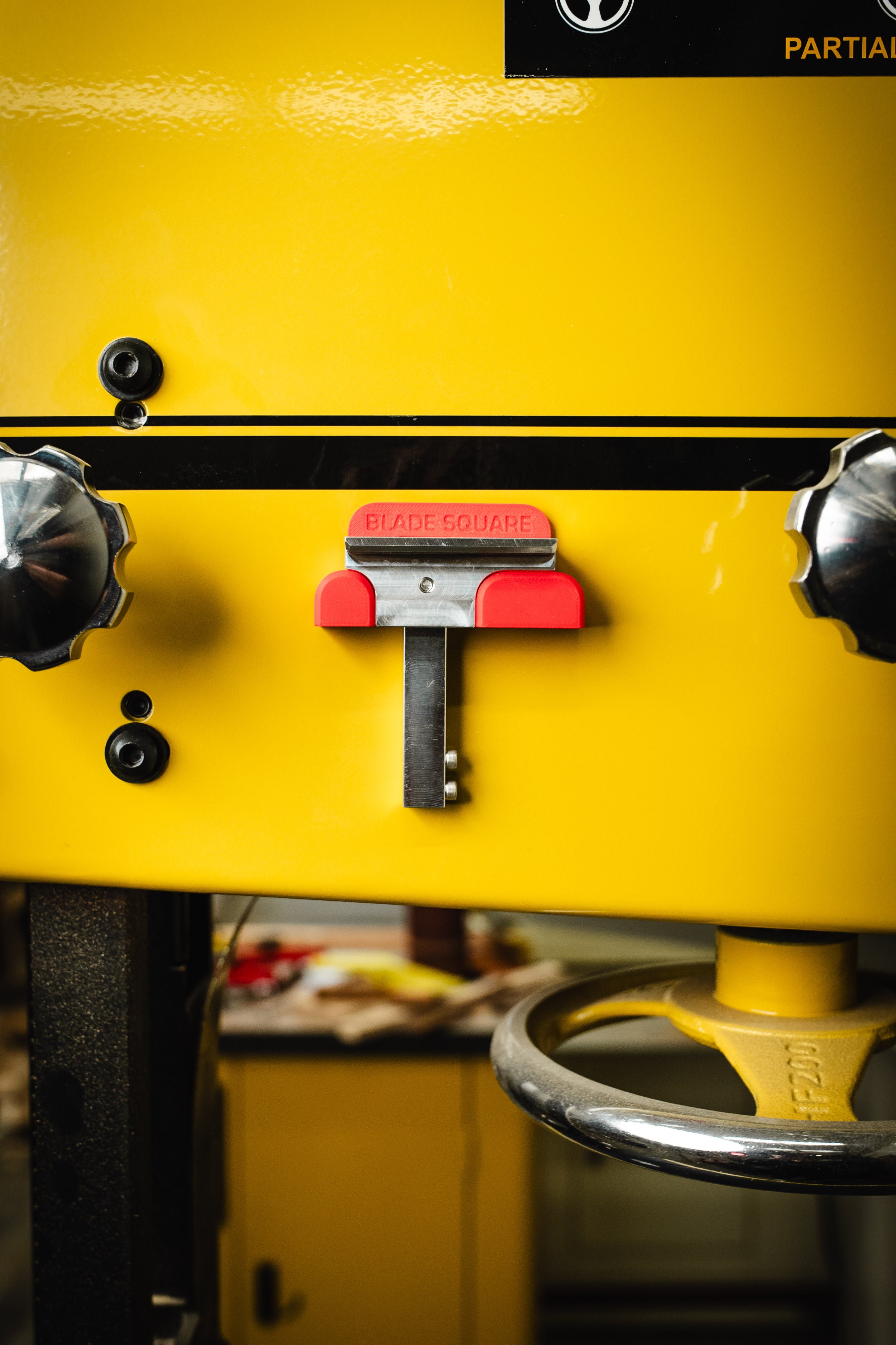 Bandsaw Blade Square: Precision Setup for Perfect Cuts