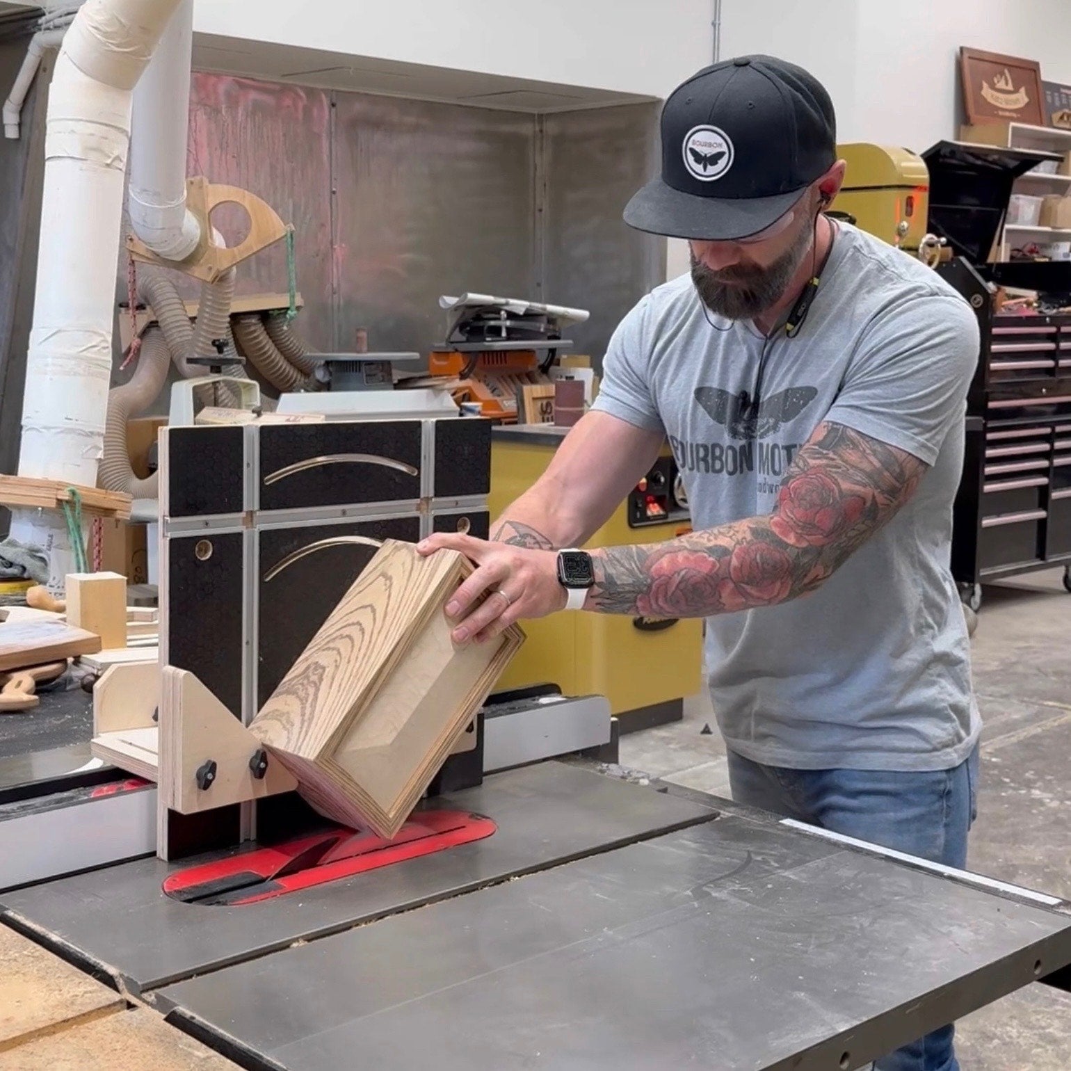 Universal Table Saw Jig (Pre-Sale)