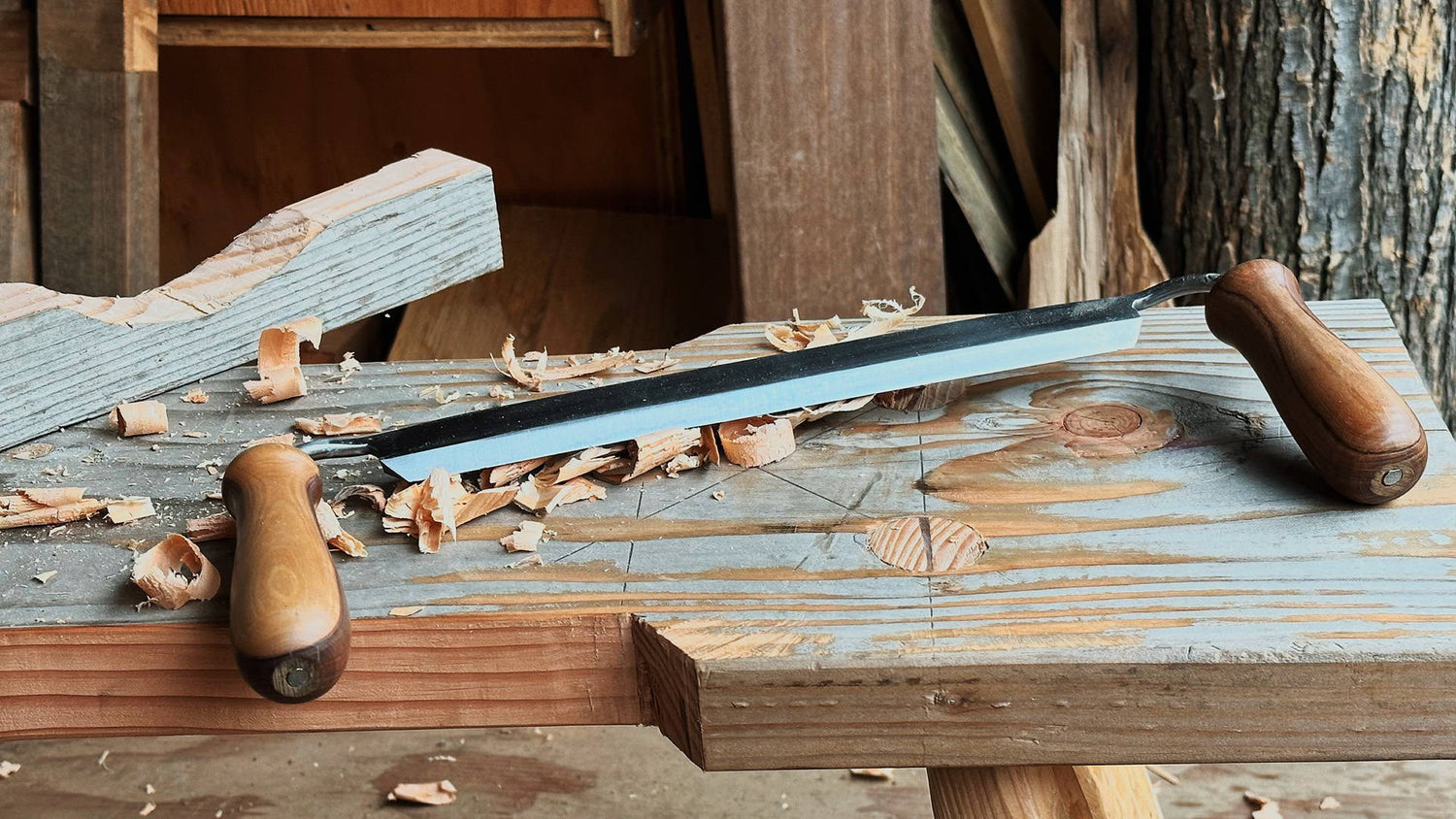 Quick Tip: Cut Concave Curves with a Drawknife