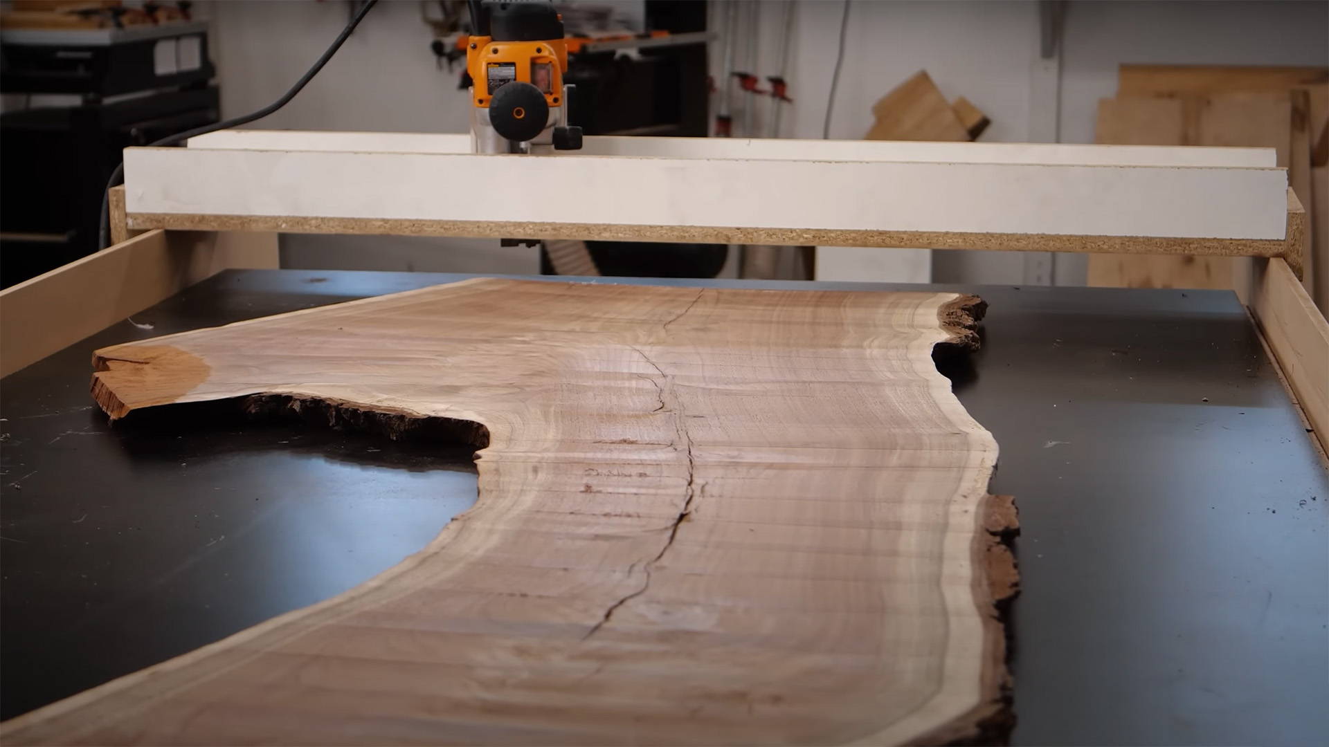 How to Flatten Slabs and Wide Boards with a Router Jig