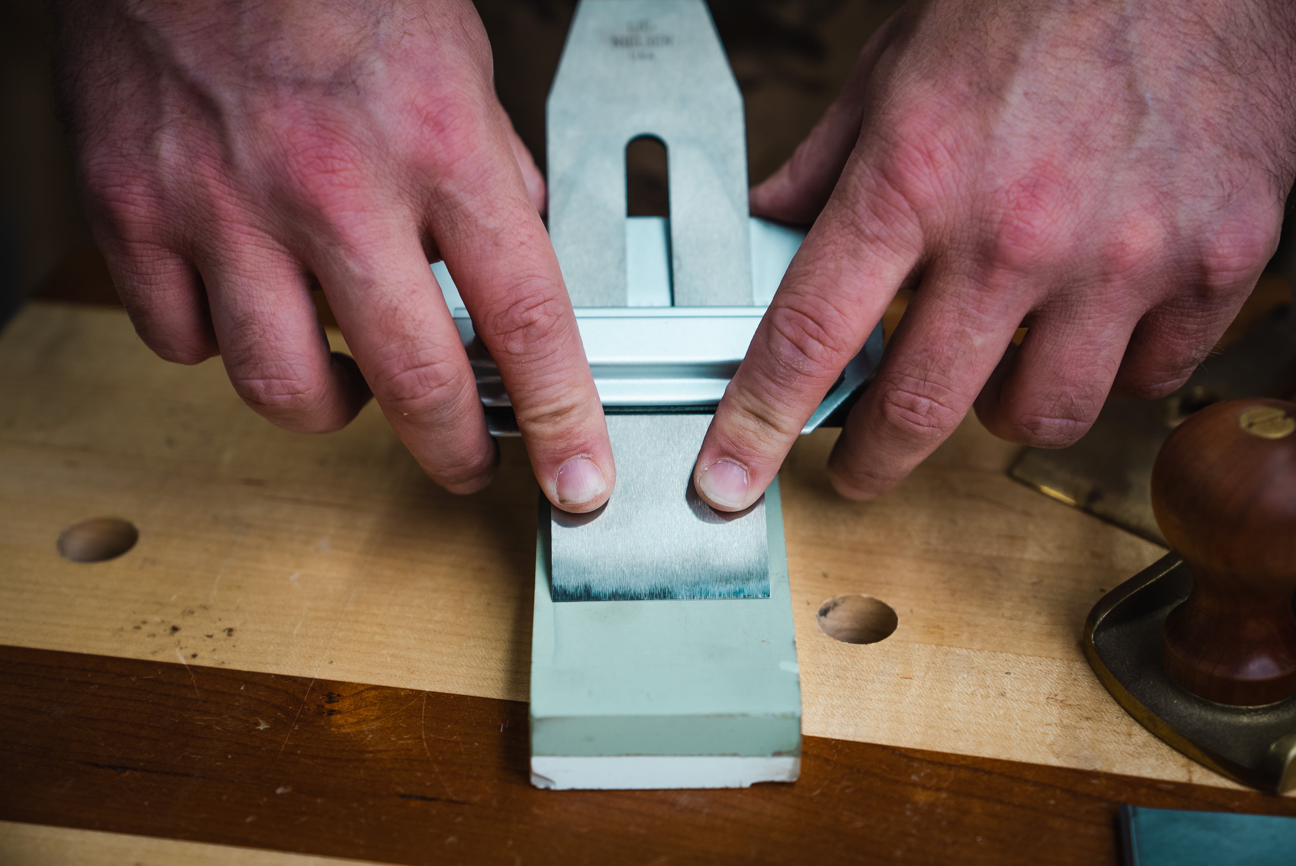 2-in-1 Chisel Sharpening Jig For Chisels and Planes