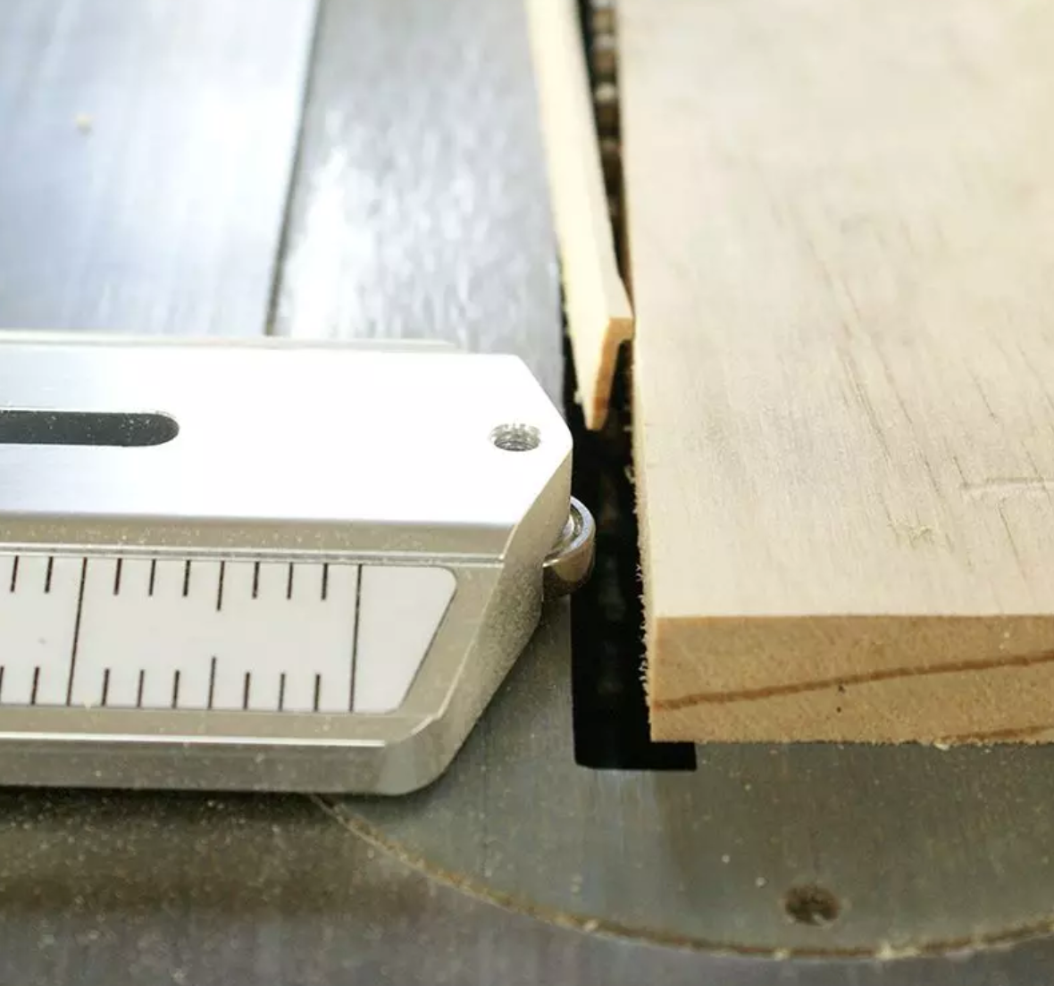 Thin Rip Table Saw Jig